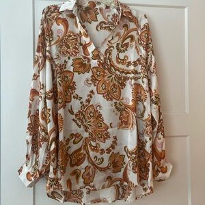 Trendy, soft poly blouse so beautiful over jeans, black pants or white pants